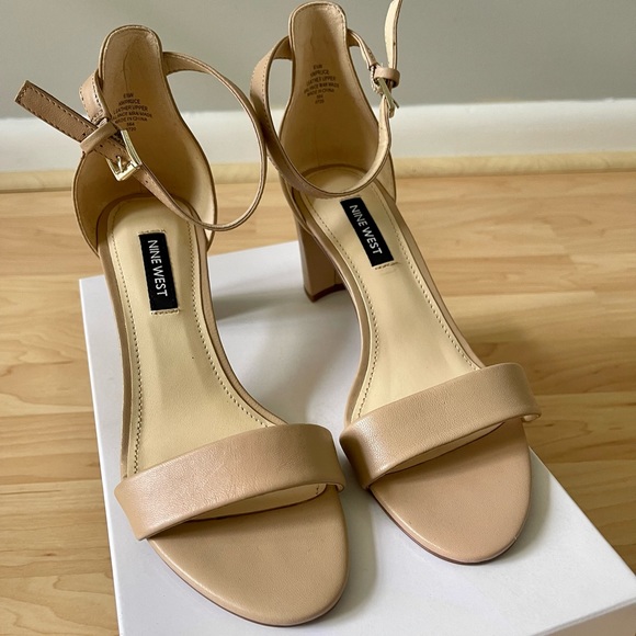 Nine West Pruce Ankle Strap Block Heel Sandals size 6.5W - Picture 6 of 8